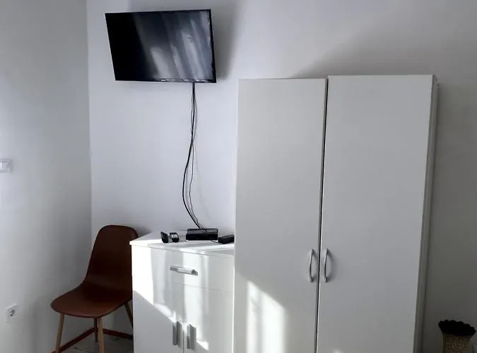 The Blue 게스트하우스 *